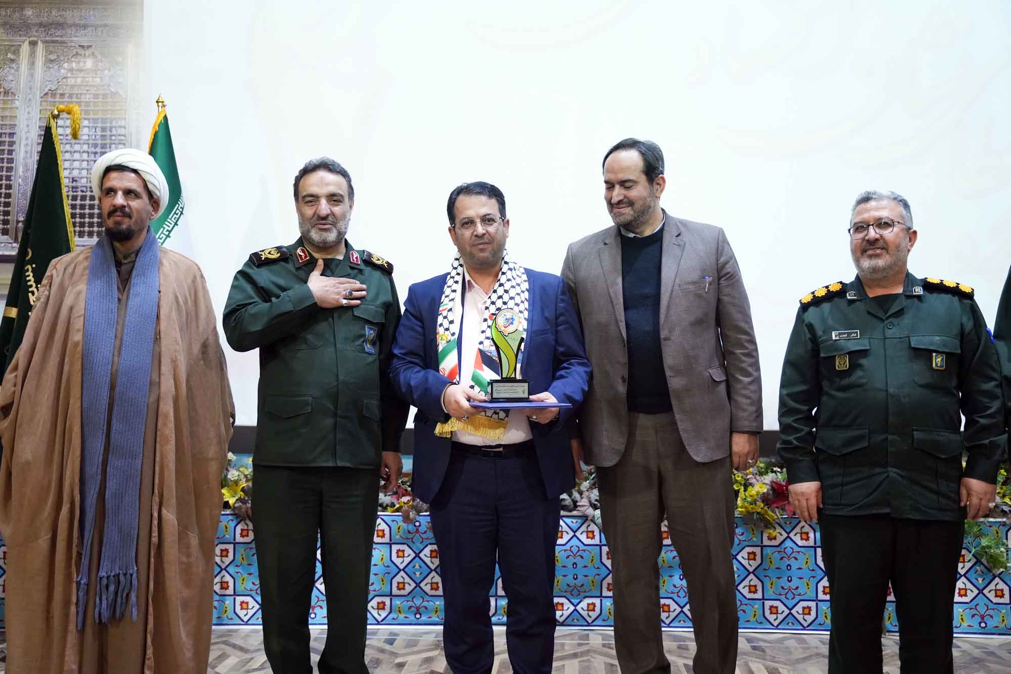 اعطای نشان اقتصاد مقاومتی به شرکت ایران یاسا